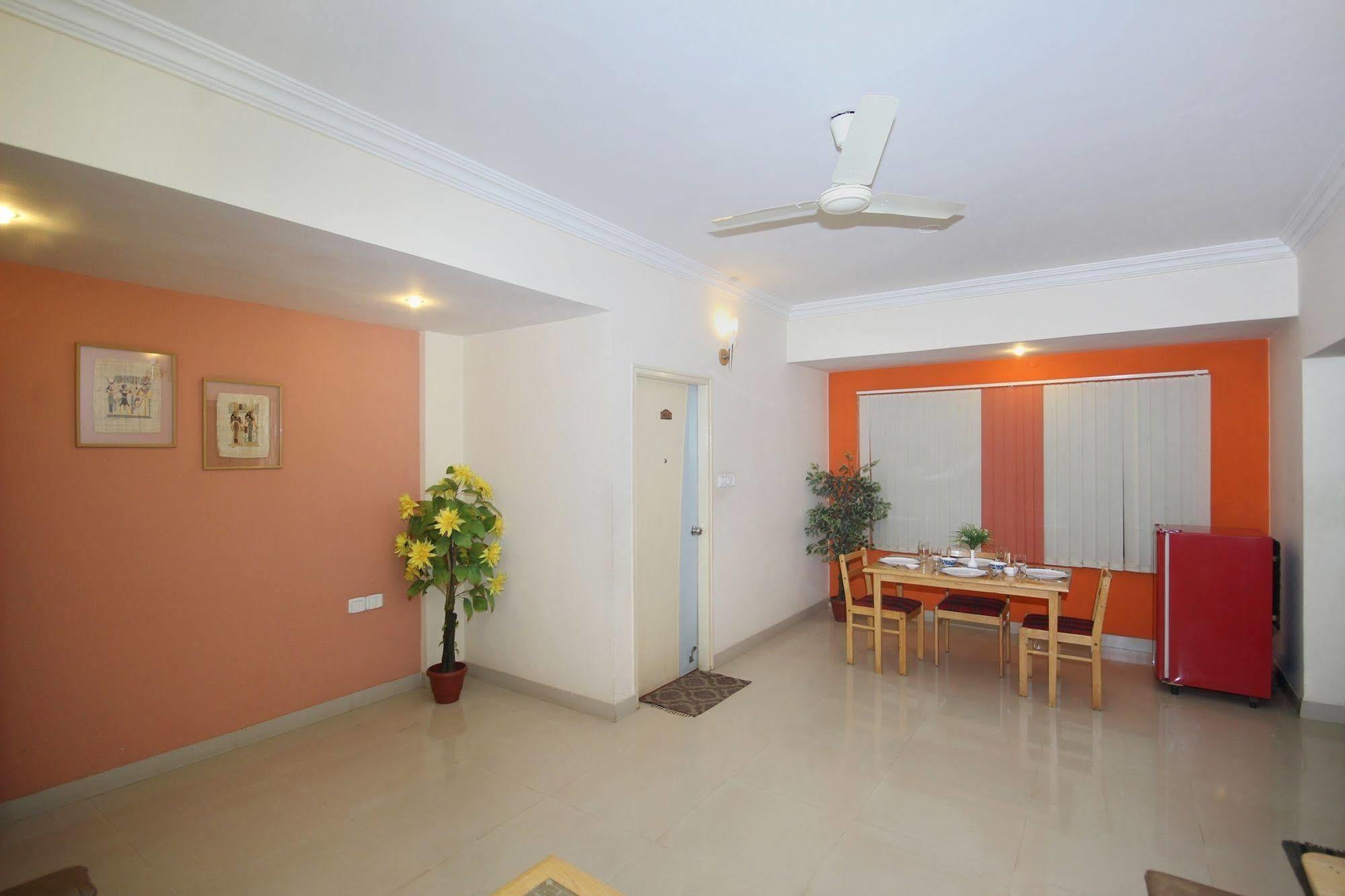 Oyo 5934 Lokaz Hotel บังกาลอร์ ภายนอก รูปภาพ
