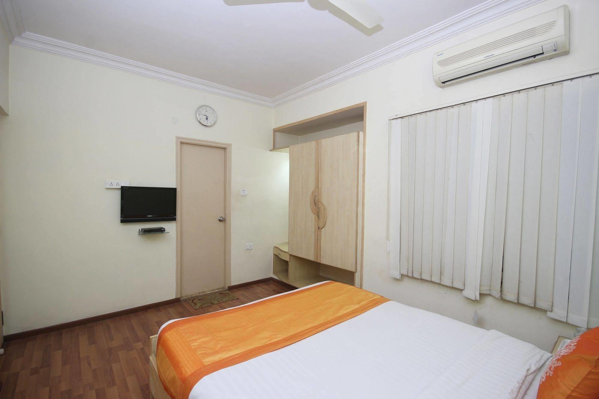 Oyo 5934 Lokaz Hotel บังกาลอร์ ภายนอก รูปภาพ